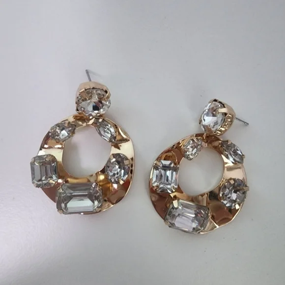 NEW Golden Multi Stone Embellished Crushed Metal Dangle Earrings - Picture 4 of 8